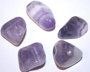 Amethyst-Quarz mit silberfarbenen Tulpe (Abb. B)